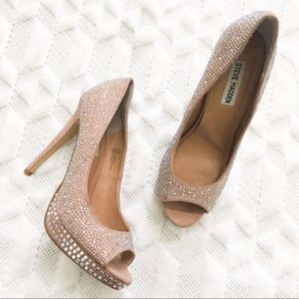 Steven Madden Eclipse Pumps